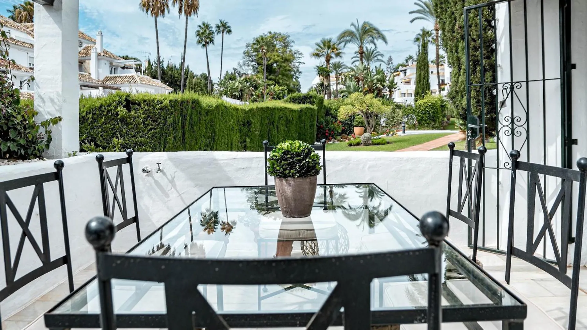 Stunning 2 Bedroom Residence In Aldea Blanca Marbella 0*,