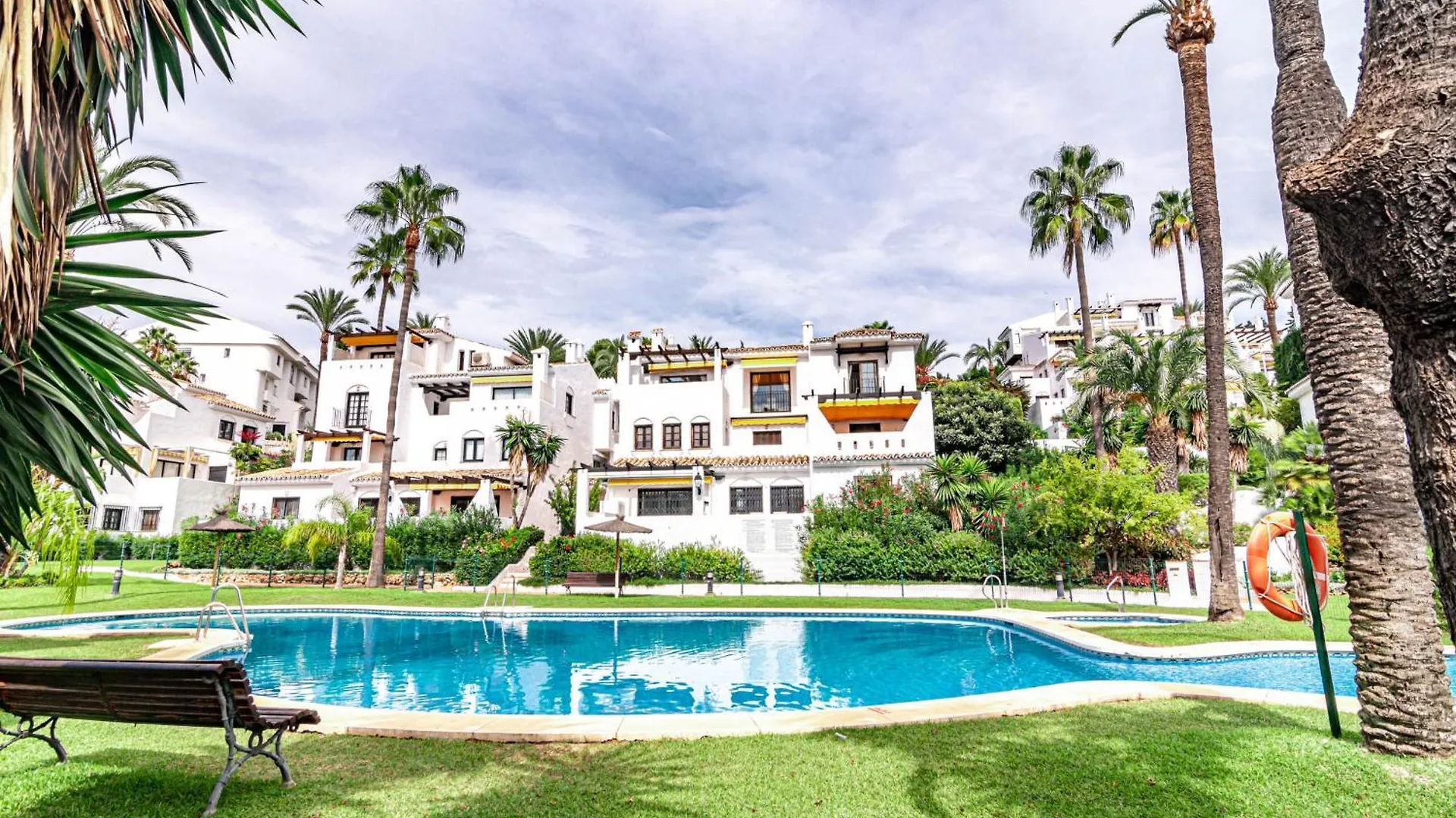 Apartment Stunning 2 Bedroom Residence In Aldea Blanca Marbella