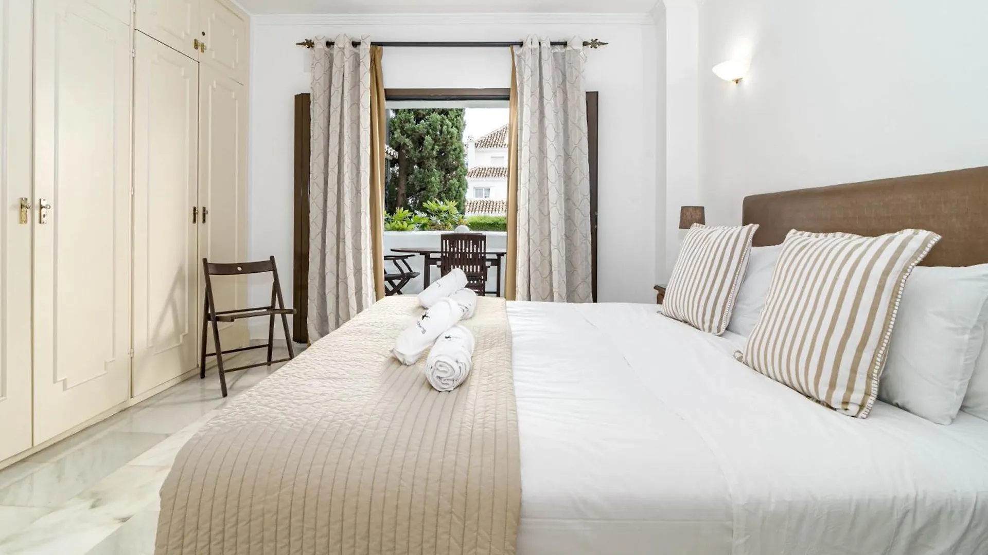 Stunning 2 Bedroom Residence In Aldea Blanca Marbella 0*,